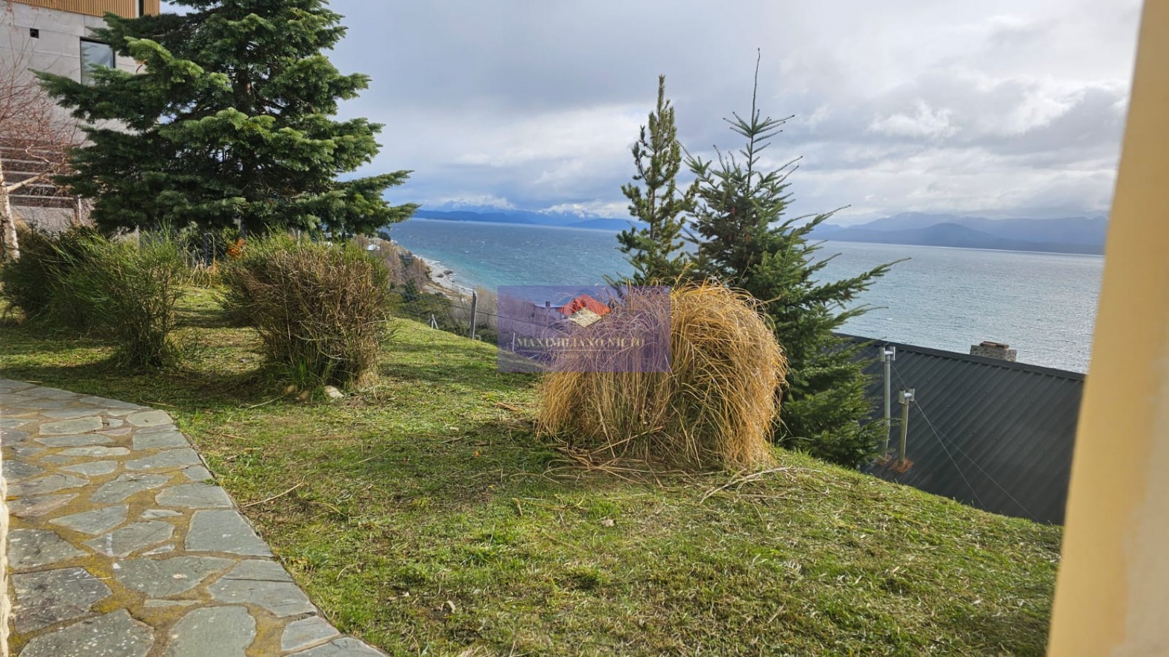 2 CASAS CON VISTA AL LAGO