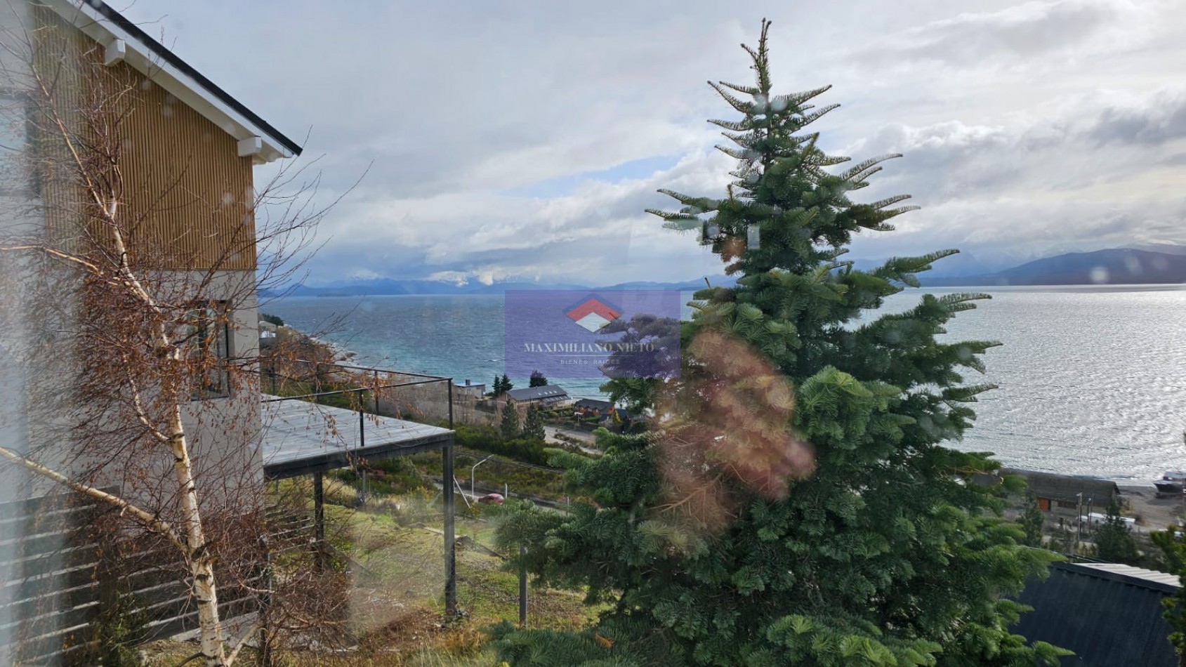 2 CASAS CON VISTA AL LAGO