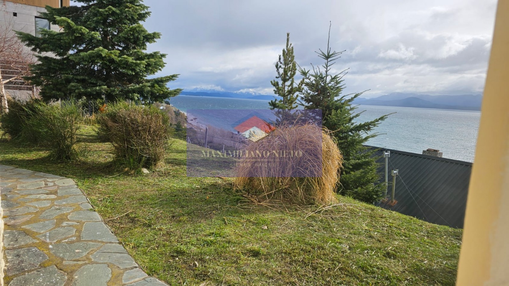 2 CASAS CON VISTA AL LAGO