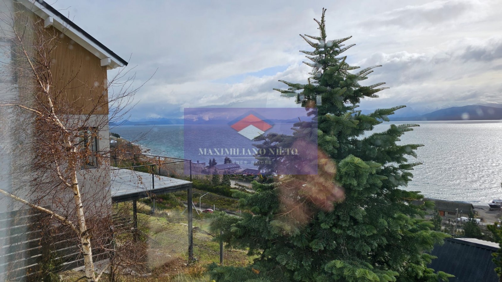 2 CASAS CON VISTA AL LAGO